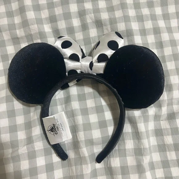 Polka Dot White Bow Minnie Mouse Ears Headband - Picture 2 of 2